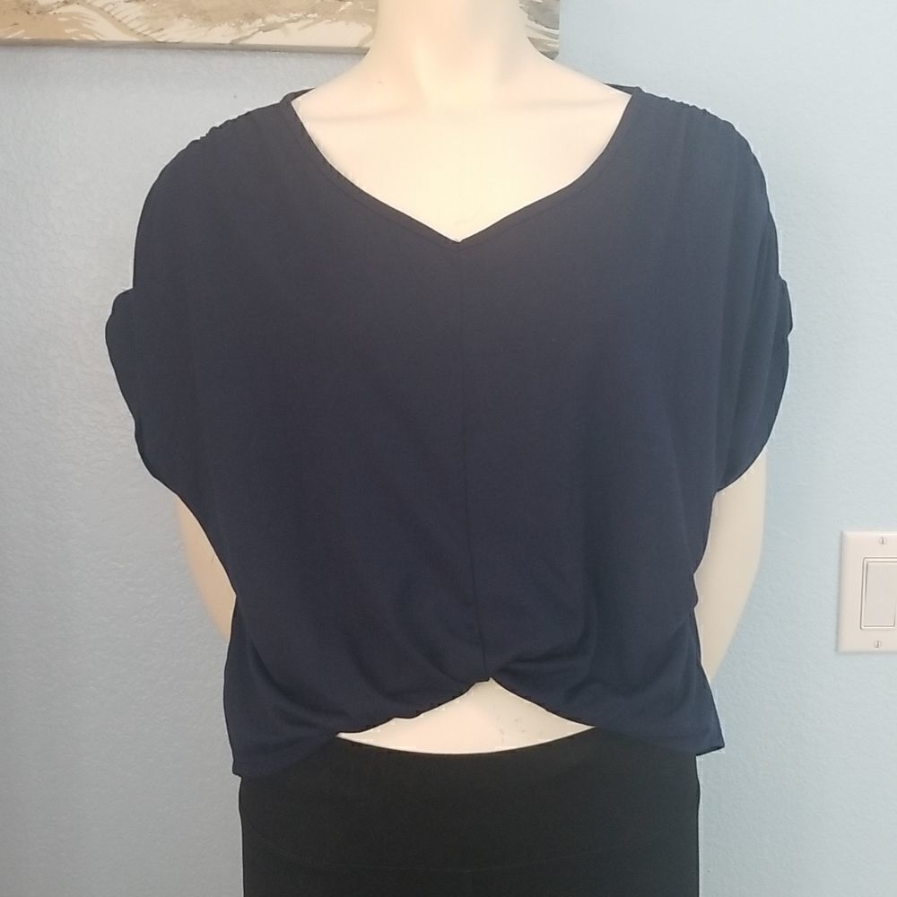 Keyhole back top 